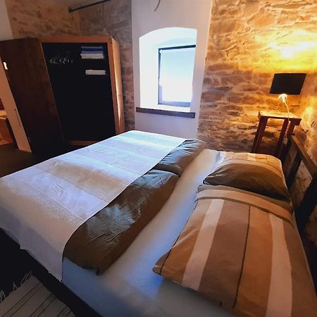 Statek "Two Brooms", Apartment Mirkovice ภายนอก รูปภาพ
